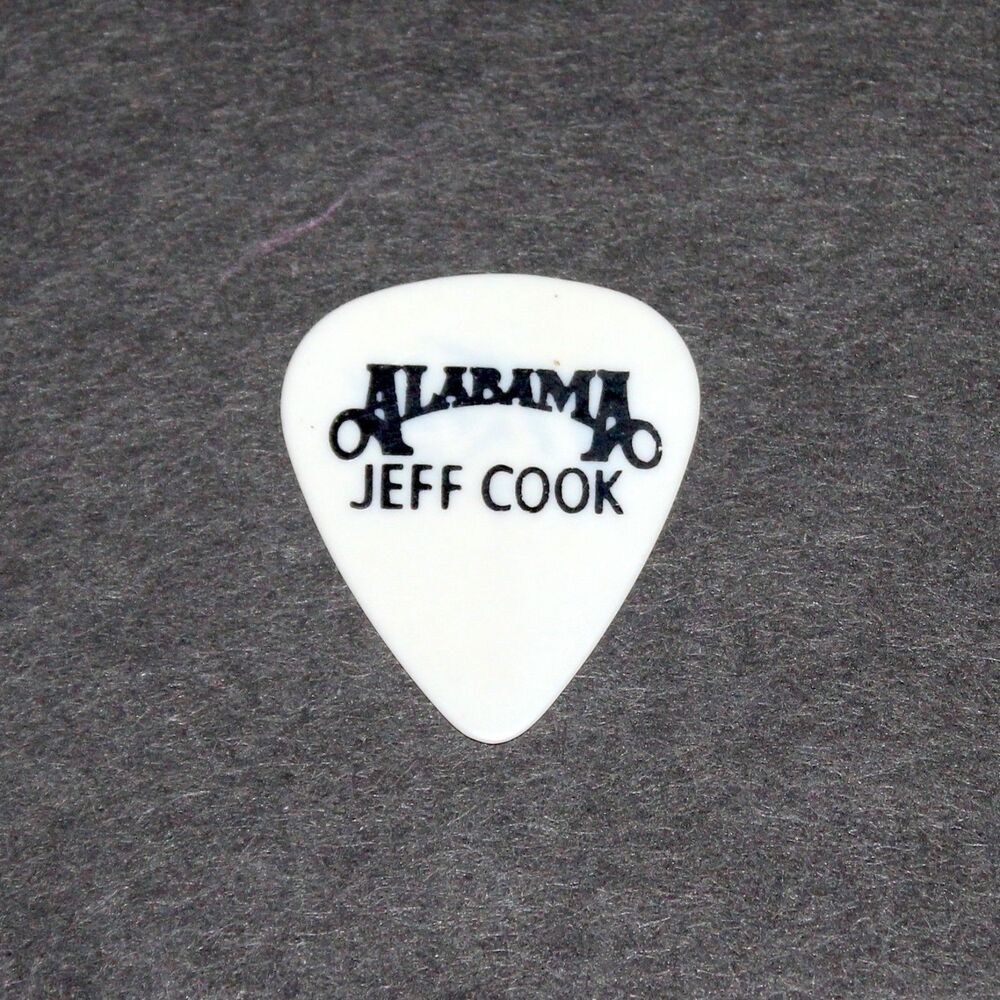 Vintage Alabama Jeff Cook Guitar Pick Peavey T white black music memorabilia